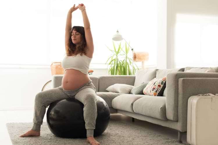 soulager le mal de dos avec le ballon de yoga