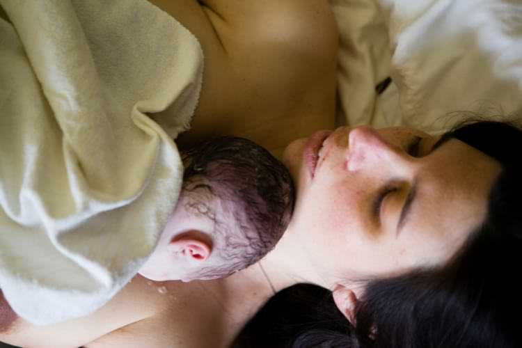 rôle de l'ocytocine pendant l'accouchement