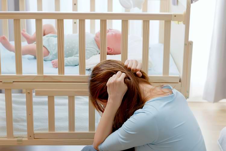 dépression post partum maman bébé pleure