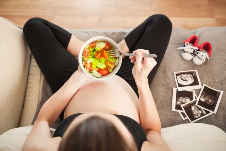 le foetus se nourrit des bons aliments durant la grossesse