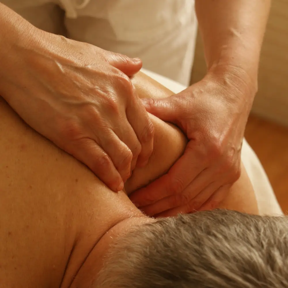 massage dos et cuir chevelu